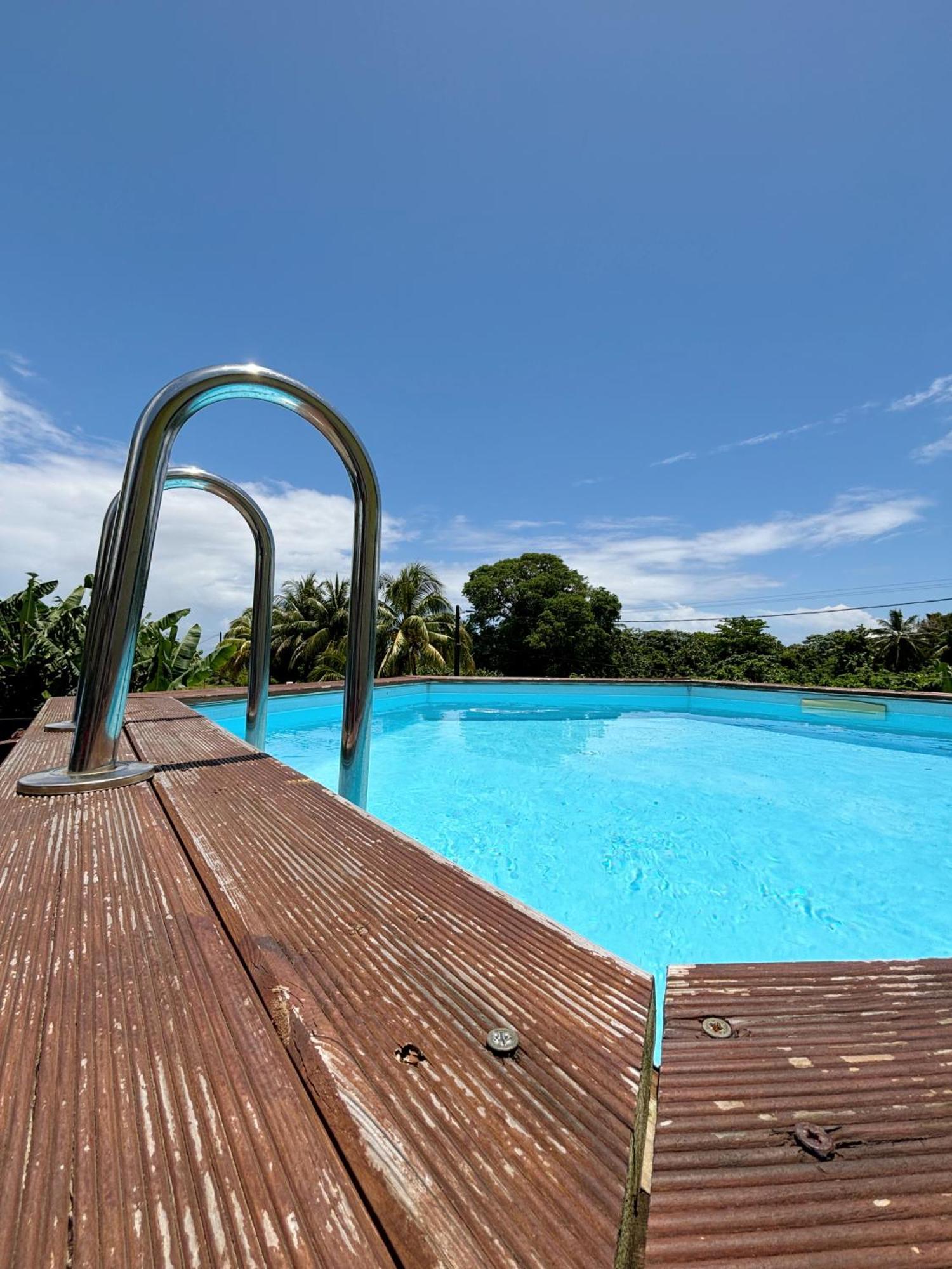 Bung'Hello Village, Piscine Et Parking Gratuit Trois-Rivières Exteriér fotografie